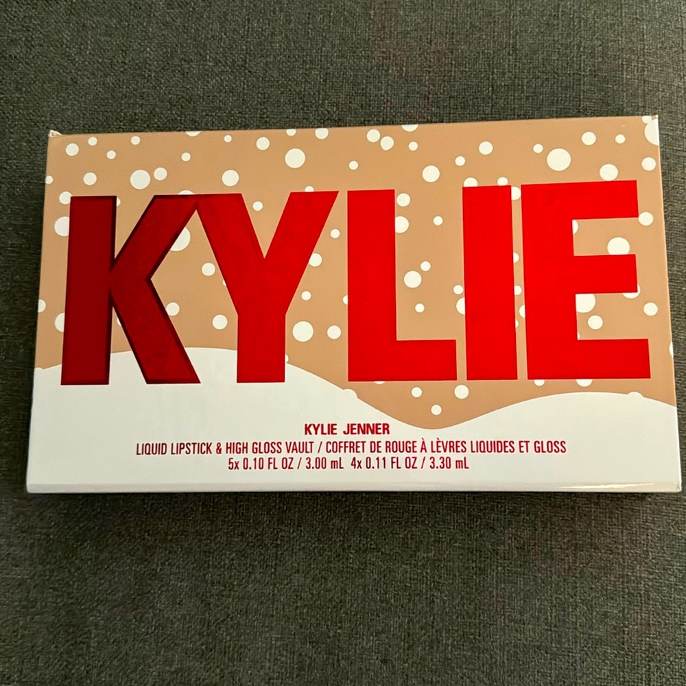 KYLIE JENNER liquid lipstick & high gloss vault